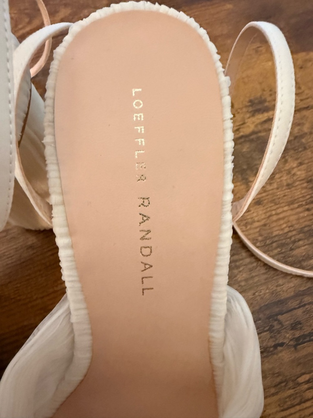 Loeffler Randall Camellia Pleated Bow Heels, Size 9 - Picture 3 of 6